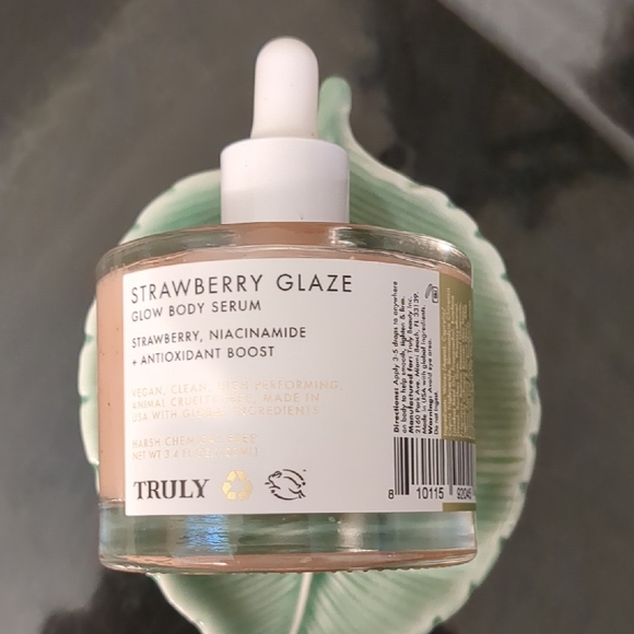 Glow Body Serum - Picture 1 of 3